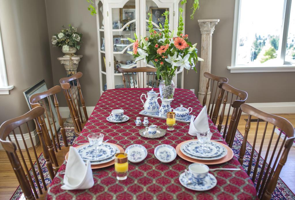 Crystal'S View Bed & Breakfast นอร์ทแวนคูเวอร์ ภายนอก รูปภาพ